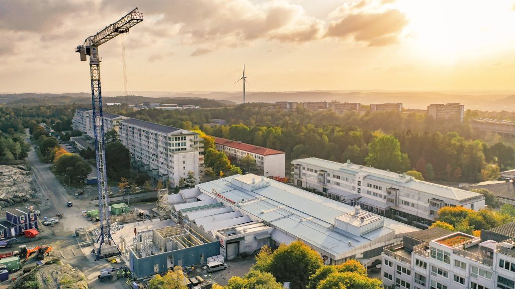 Pågående byggnation av Brf Utsikten Gårdsten Centrum. Foto: Serneke