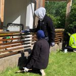 Behandling av staket sommarjobbare 2019