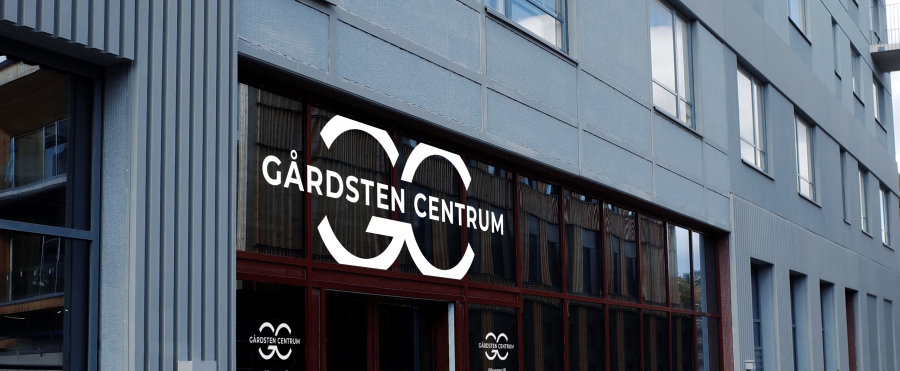 Nya entrén till Gårdsten centrum från Salviatorget